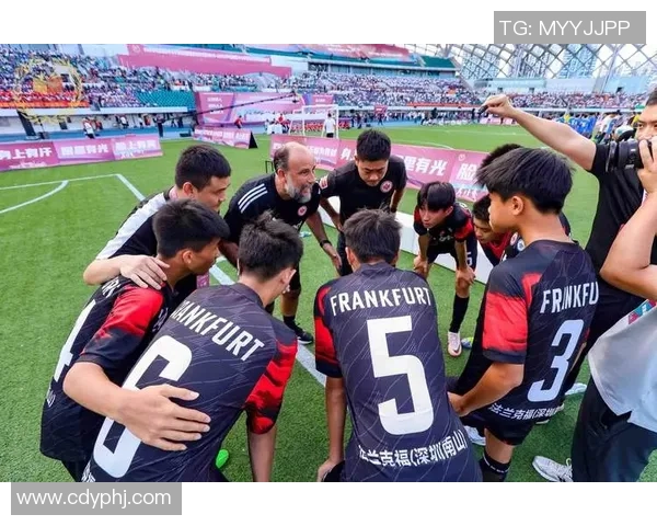 赛后分析：深圳足球队与北京足球队的表现与状态对比探讨