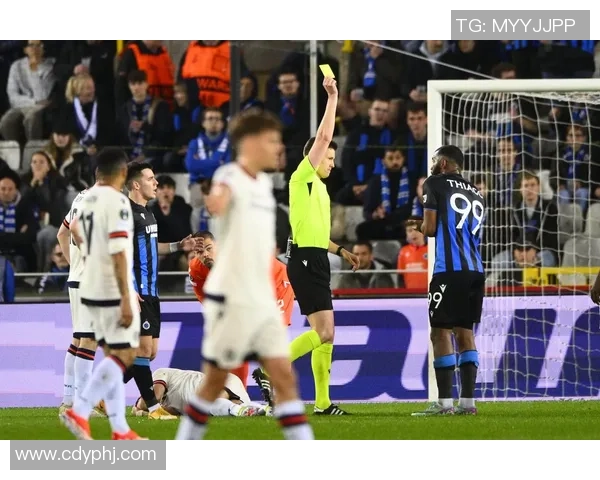 足球明星意外昏倒瞬间合集精彩回顾震撼场面引发球迷热议